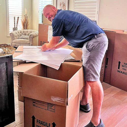 Moving Company Florida USA Owner of the Best Moving Company in Florida Helping Out With Packing